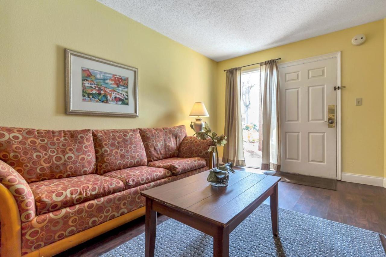 Studio With Double Bed And Community Pool Miles From Disney! Orlando Exterior photo